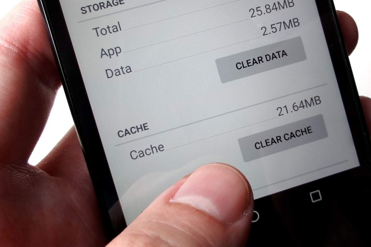 cara bersihkan cache di HP.